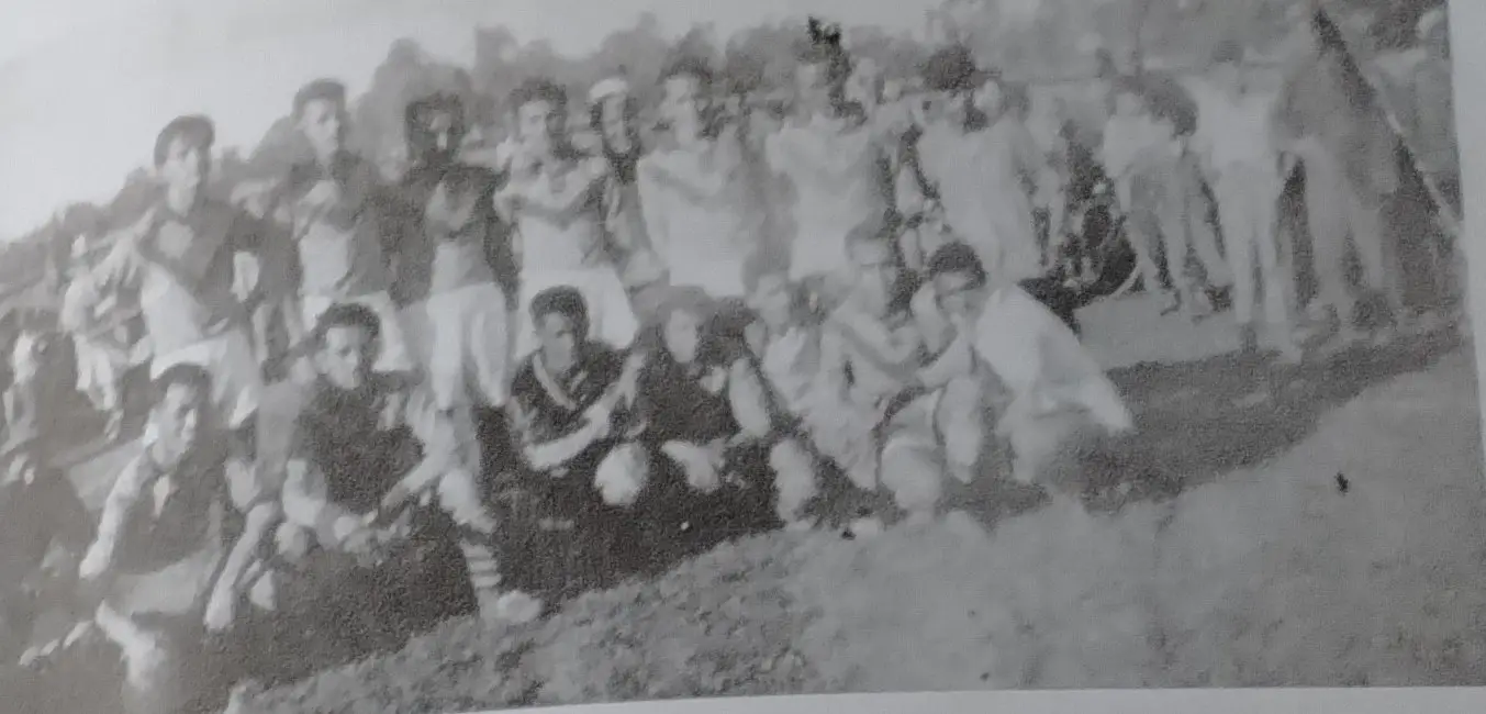 La première équipe de football, vers 1946-1947, avec Benaïssi Ben Driss